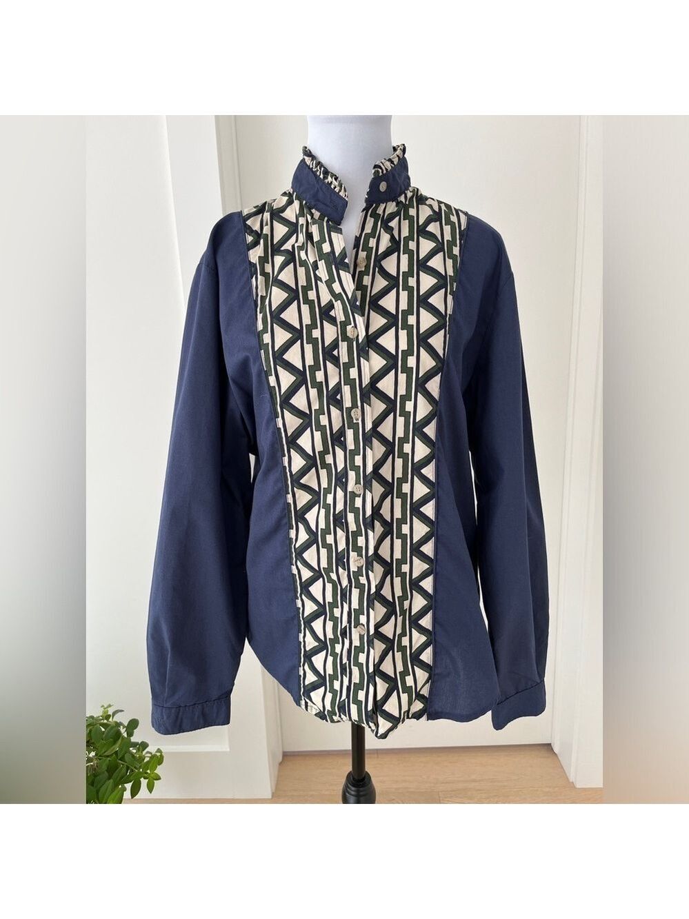 MID-WEST GARMENT CO Long Sleeve Button Front Contrast Geometric Pattern Western